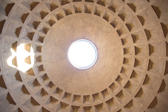 Oculo at Pantheon in Rome