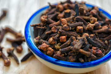 Dry cloves