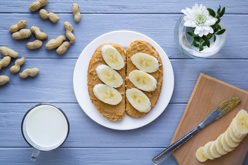 Banana sandwiches for breakfast