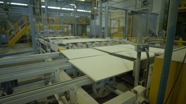 Conveyor Makes Drywall Move Fast