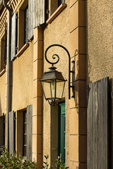 alter Laterne an Burg in Deutschland