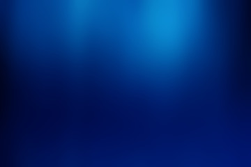 Abstrakcjonistycznego świeżego miękkiego bokeh błękitny defocused gradientowy tło - 137955481
