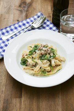 Tagliatelle with gorgonzola sauce and rocket