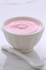 Obraz na płótnie Canvas Berries french style yogurt