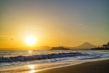 稲村ケ崎から富士山・江の島を望む夕景