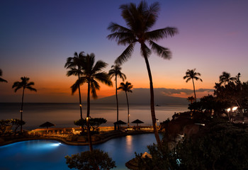 Fototapeta na wymiar Hawai resort at sunset