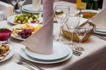 Serving banquet table