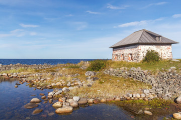 Fototapeta na wymiar Палата каменная на Большом Заяцком острове Соловецкого архипелага