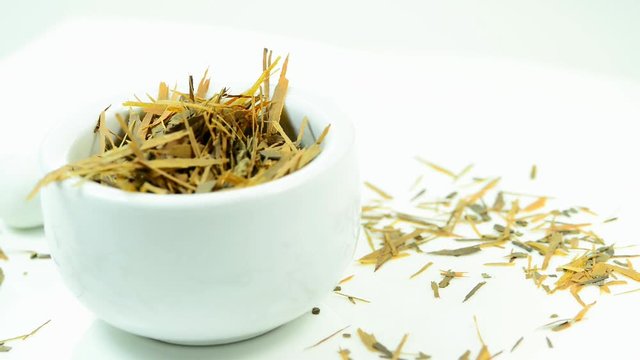 Lapacho Tee, Droge auf einem Drehteller