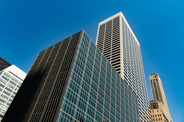 Obraz premium Modern building and blue sky