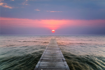 Obraz premium Sunset / sunrise with clouds, Colorful Clouds over tropical sea.