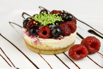 Mini-Käsekuchen mit Beeren