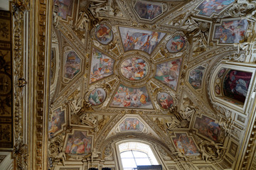 Fototapeta na wymiar Ancient church of Santa Maria in Trastevere, Rome