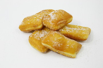 bottereaux ,bugne,beignet de carnaval sur fond blanc
