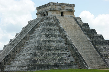 chich&eacute;n itz&aacute;