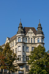 Fototapeta na wymiar Denkmalgeschützte Altbaufassade in Berlin-Wilmersdorf