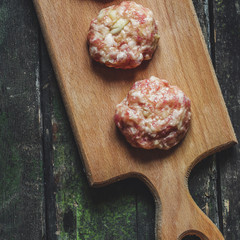 minced meat on kitchen board - Wed burgers (burgers)