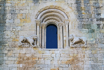 Naklejka premium Window with lions of old building in Besalu (Catalonia, Spain)