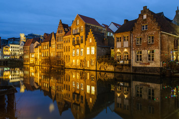 Fototapeta premium Reflections at sunset in Ghent, Belgium