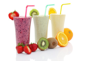 Healthy Smoothies with Strawberries, Kiwis and Oranges, for a good fit start in your day