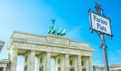 Porte de Brandebourg à Berlin, Allemagne © Alexi Tauzin