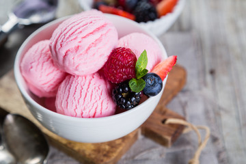 Berry ice cream with fresh fruits