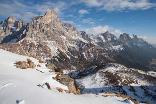 Masyw g&oacute;rski Pale di San Martino di Castrozza, Dolomity, Trydent, Włochy
