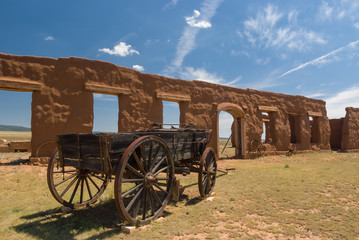 Fototapeta na wymiar Fort Union Wagon