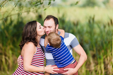 Obraz premium Happy Pregnant family