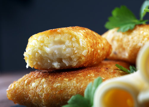 Homemade potato croquettes with parmesan and chives, nice and simple, but delicious light food