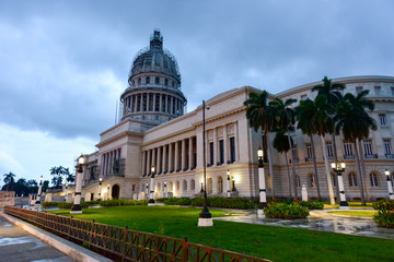 Obraz premium National Capital Building - Havana, Cuba