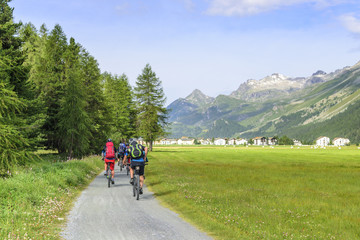 Radler-Gruppe im Oberengadin unterwegs