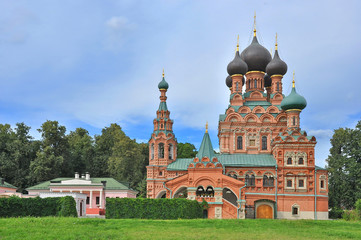 Fototapeta na wymiar Moscow. Trinity Church