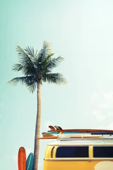 Wandcirkels Oceanië Vintage car parked on the tropical beach (seaside) with a surfboard on the roof - Leisure trip in the summer. retro color effect  © jakkapan