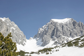 Fototapeta na wymiar Skitour rund um den Grünstein