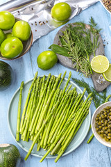 Spargel mit Kräutern 