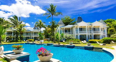 Foto auf Glas Tropical vacations. Luxury resort with gorgeous swimming pool. Mauritius © Freesurf