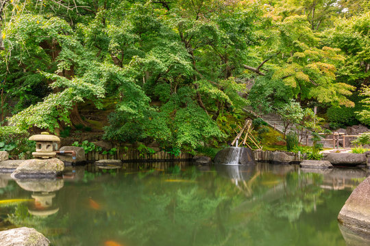 Idyllic pond in the park of Kamakura, Japan © Patryk Kosmider