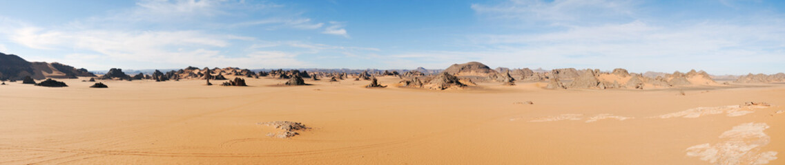 Naklejka na ściany i meble Sand dunes in Sahara desert panorama, Libya