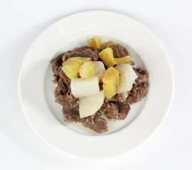 Cooked beef with sweet potatoes