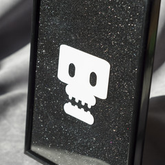 Skull and glitter picture