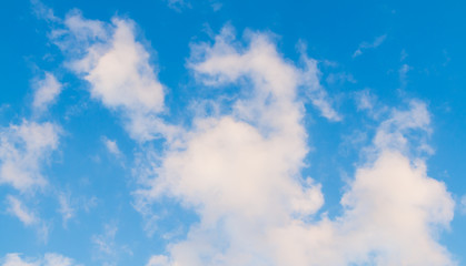 Fototapeta na wymiar blue sky with cloud for background