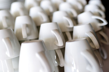 Obraz premium Many rows of pure white coffee cups