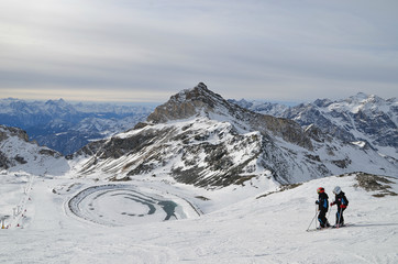 Fototapeta na wymiar Imparare a sciare a Cervinia