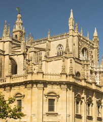 Fototapeta na wymiar exterior of sevilla cathedral