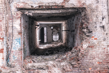 Fototapeta na wymiar hole in the ruined building