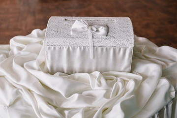 beautiful white box for gifts from guests for newlyweds