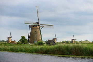 Naklejka premium Kinderdijk Windmühlen 