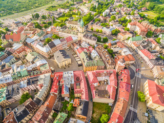 Lublin - krajobraz starego miasta z powietrza. Atrakcje turystyczne lublina z lotu ptaka. - obrazy, fototapety, plakaty