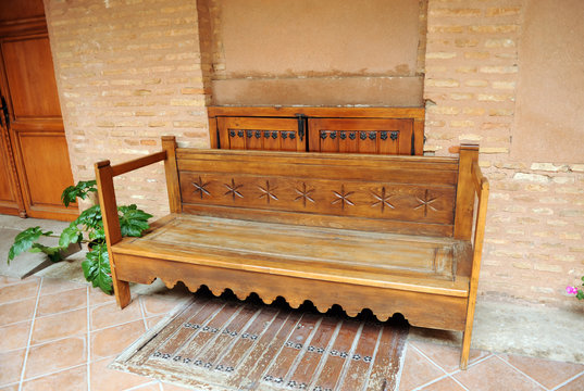 Banco de madera castellano